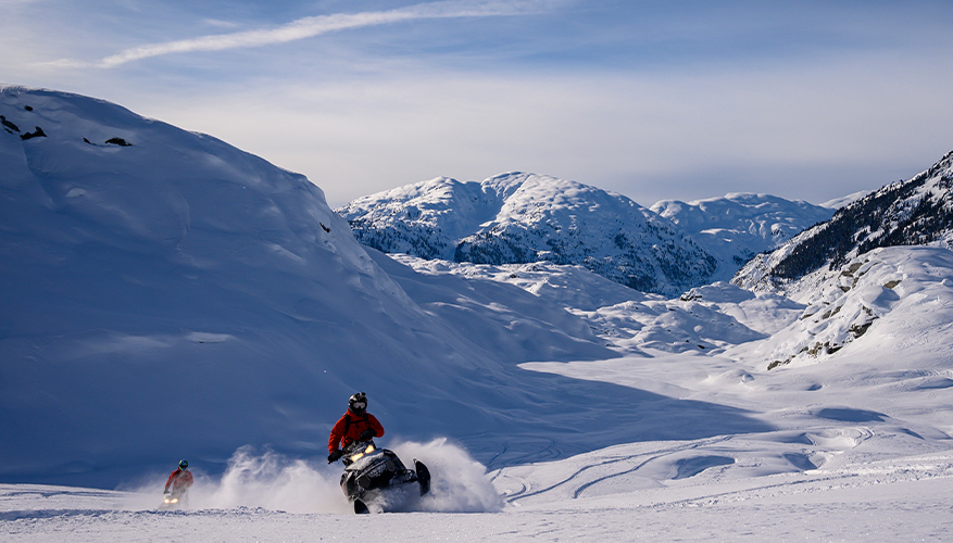 Snowmobiling, Canada